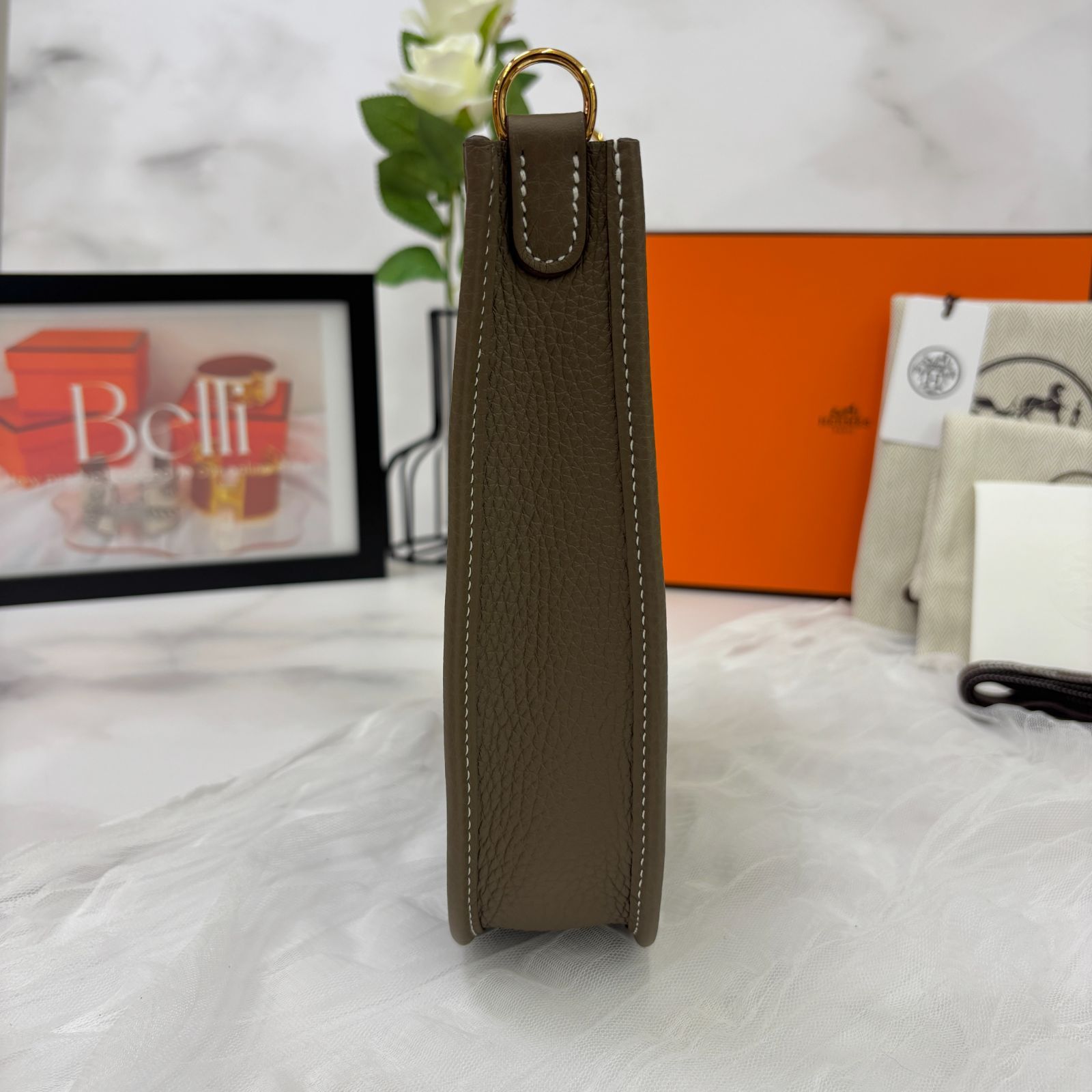 【2025最新K刻印】新品未使用 HERMESミニエヴ　エヴリンTPM トレンチ 2025最新K刻印】新品未使用 HERMESミニエヴ エヴリンTPM
