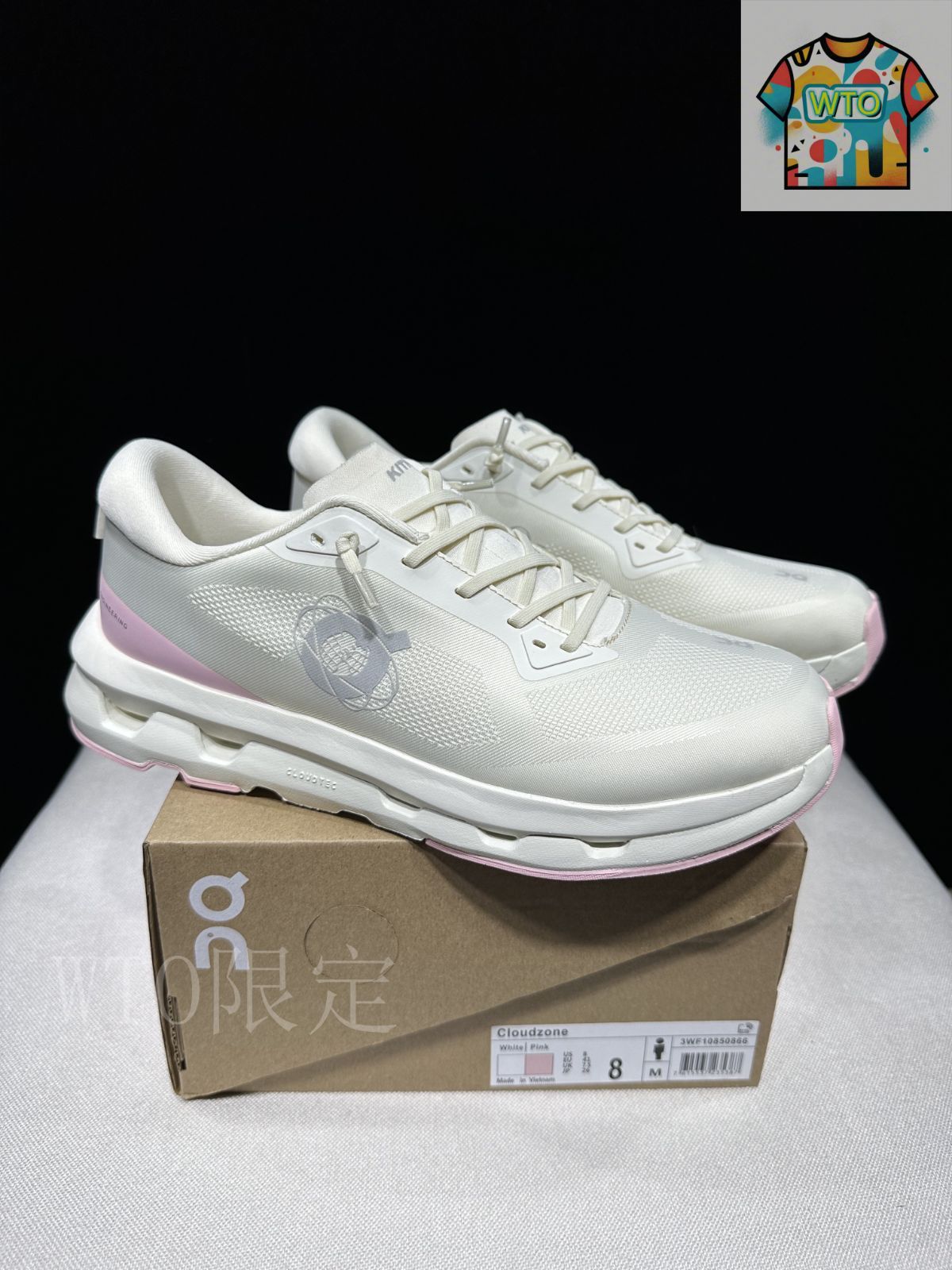 KITH オン　￼レディース ￼ホワイトシューズ KITH × On Women's Cloudzone White/Ice