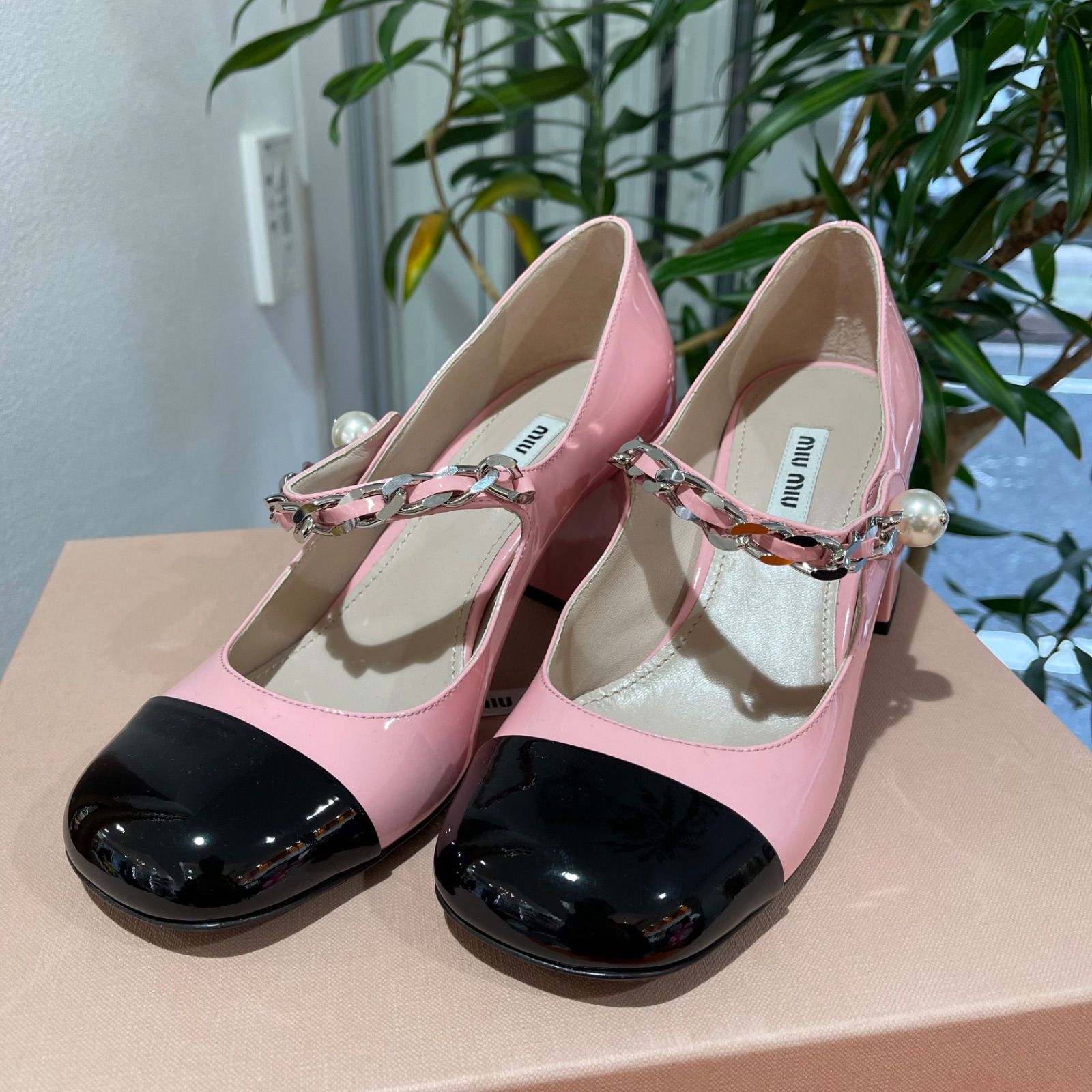 見事な miumiu 36.5 メリージェーン パンプス ベージュ 靴 - www 