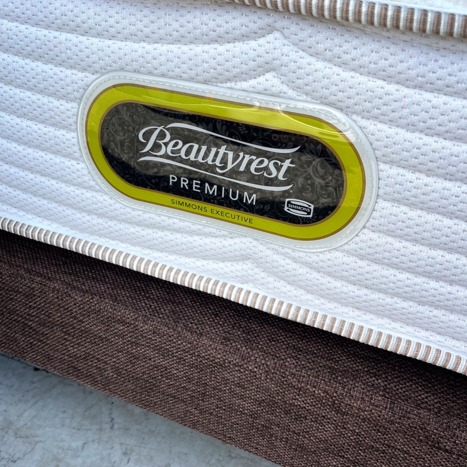 取付無料！シモンズ エグゼクティブeイオン シングルマットレス&ベッド