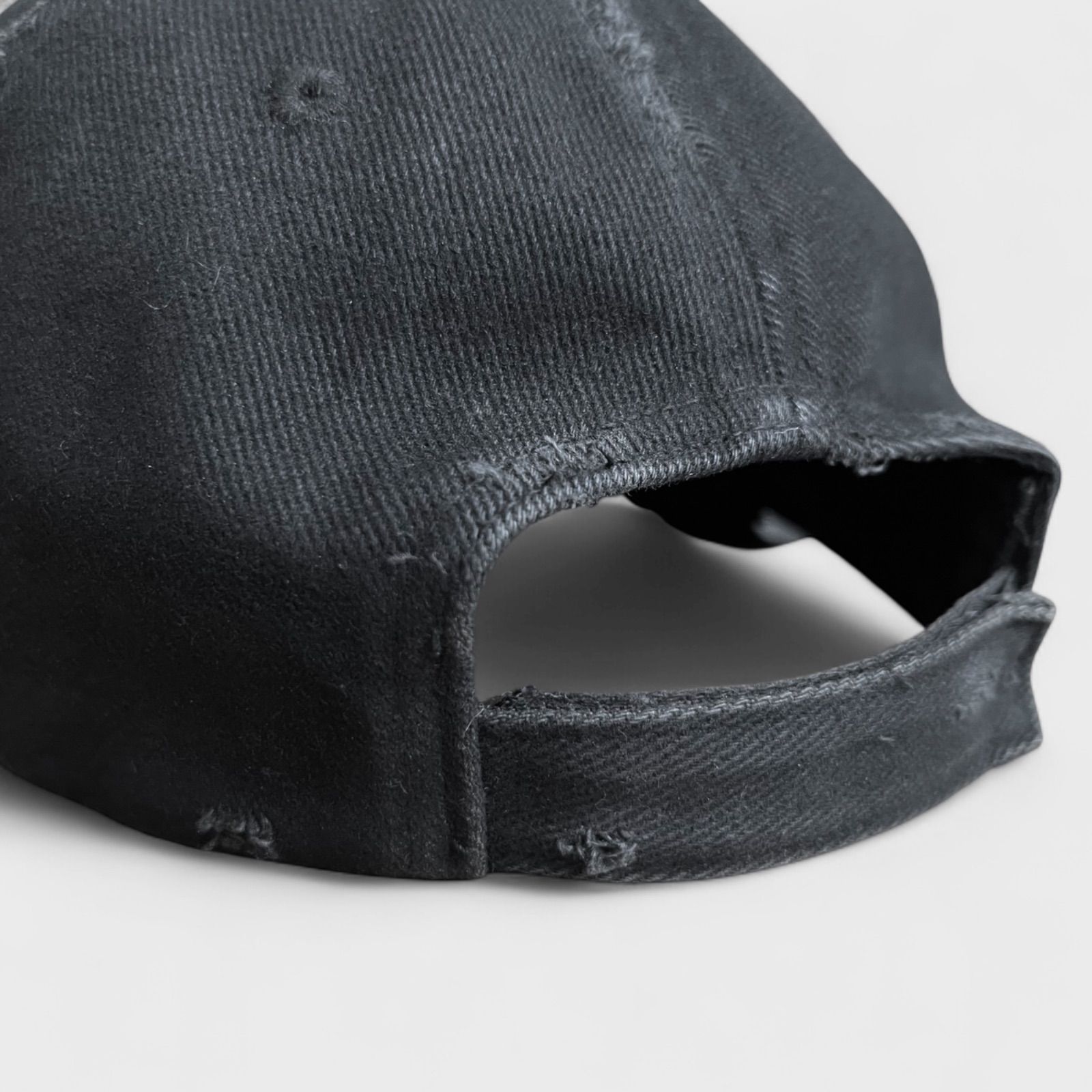 BALENCIAGA バレンシアガ キャップ ダメージ加工 ブラック L 59 - メルカリ