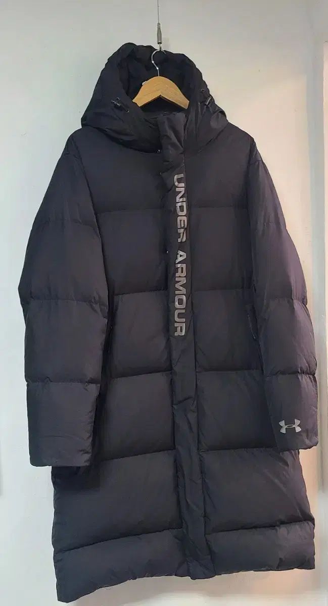 【雷市場（ポンジャン）商品韓国直送】 正規品 UNDER ARMOUR(アンダーアーマー) ロングパディング ( 105 XL ） 黒