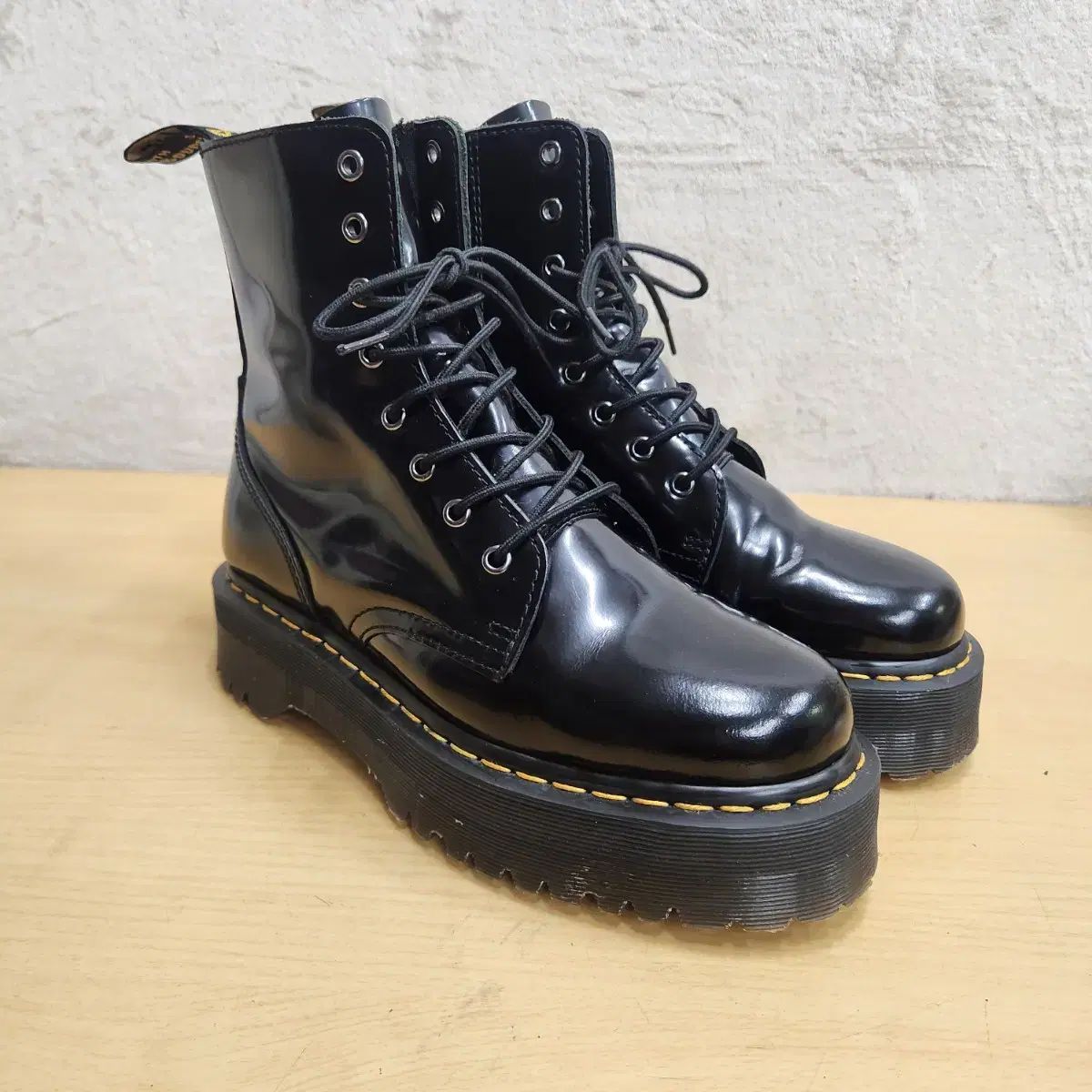 ドクターマーチン 8ホール