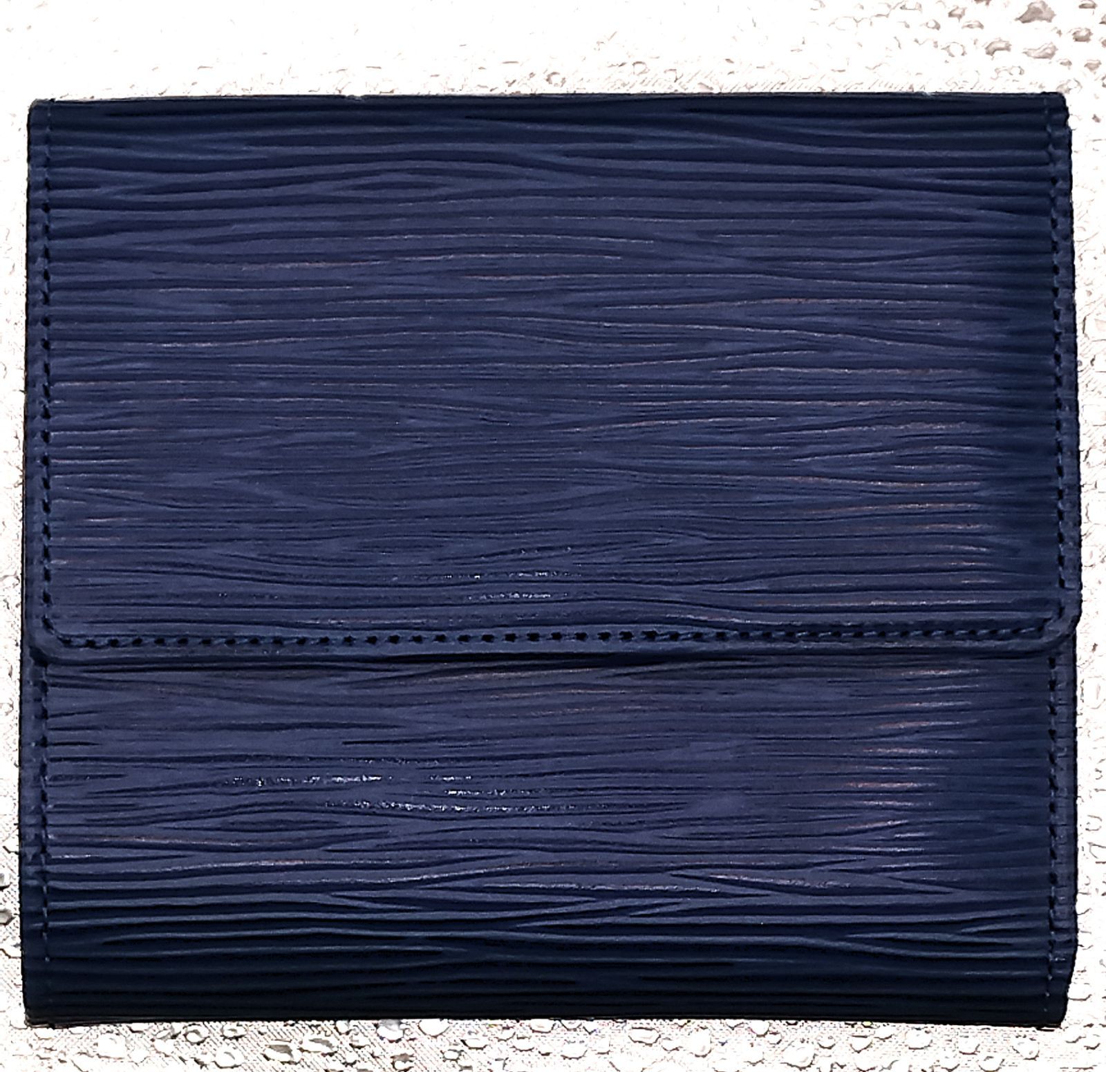 ルイヴィトン 三つ折り財布 エピ ポルトモネビエカルトクレディ M63485 LOUIS VUITTON ルイヴィトン エピ ポルト モネ ビエ カルト