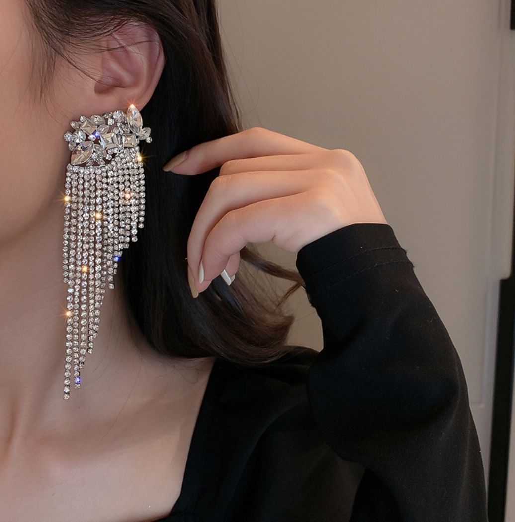 ❤ロングビジューピアス❤ベリーダンス ロングピアス ゆれるピアス 高