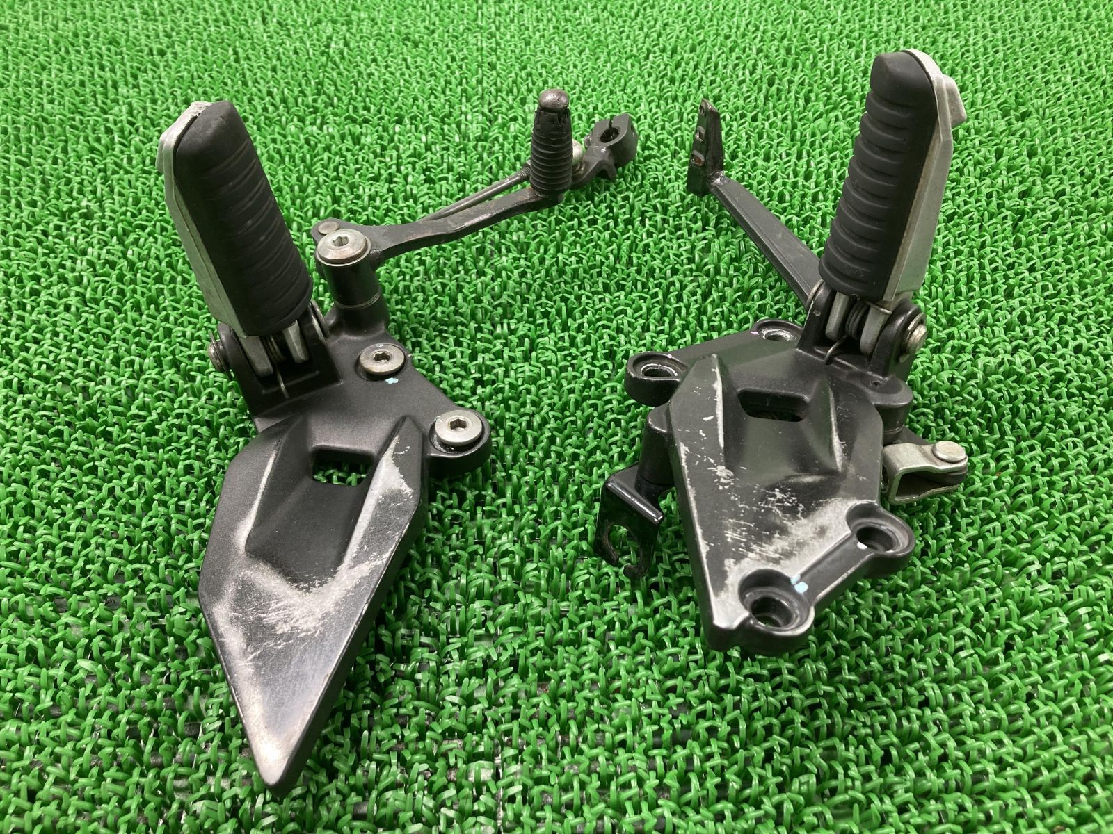 NINJA250R ステップ 左右 35063-0385A/35063-0386A カワサキ 純正 中古