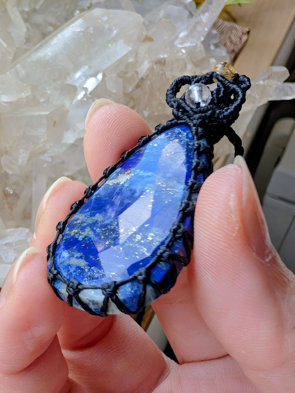 瑠璃 マクラメ編みネックレス