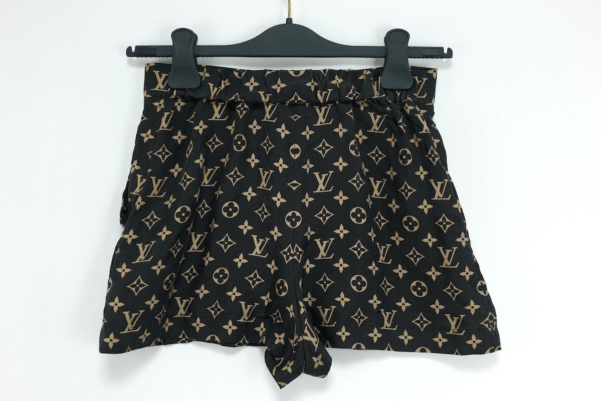 Louis Vuitton【新作】フライトモード ショートパンツ シルク Louis Vuitton【新作】フライトモード ショートパンツ シルク