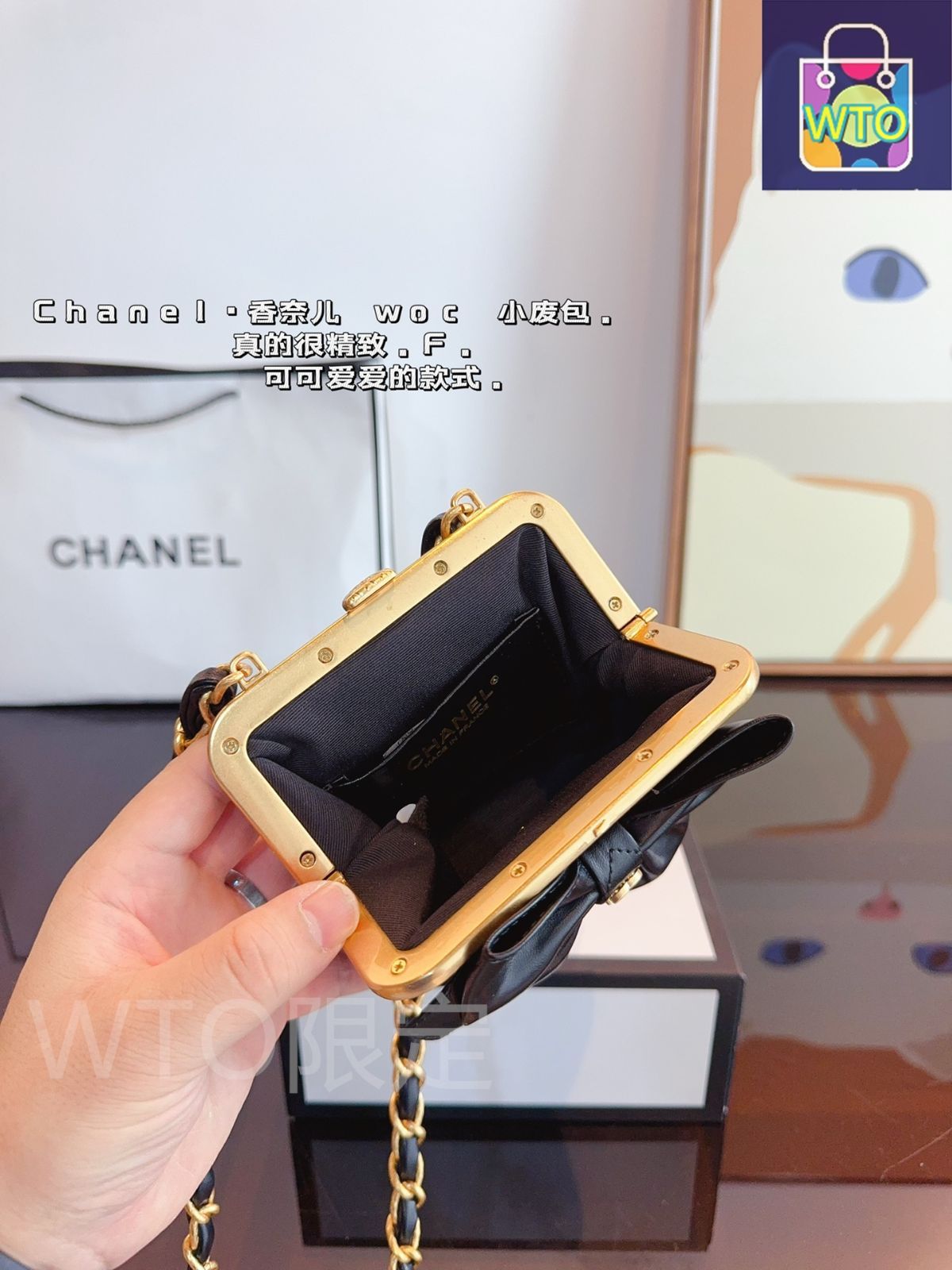 24C 中が真っ赤でセクシー【CHANEL 19 ミニポーチ】 今日特価】シャネル CHANEL 24C 花蝶ミニバッグ 少女感満点 送料