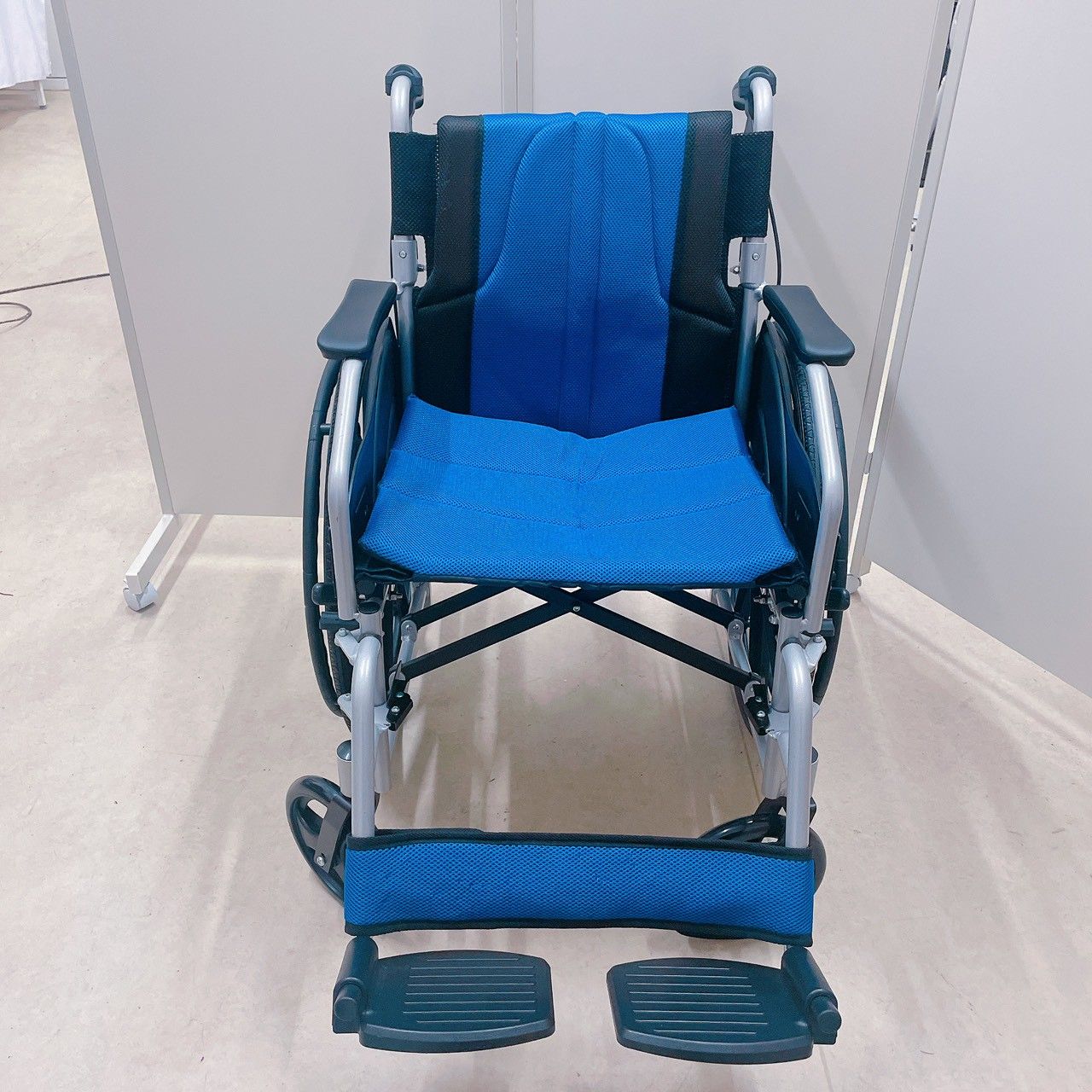 NICE WAY ナイスウェイ 車椅子 バリアフリー 介護用品 折りたたみ 青色