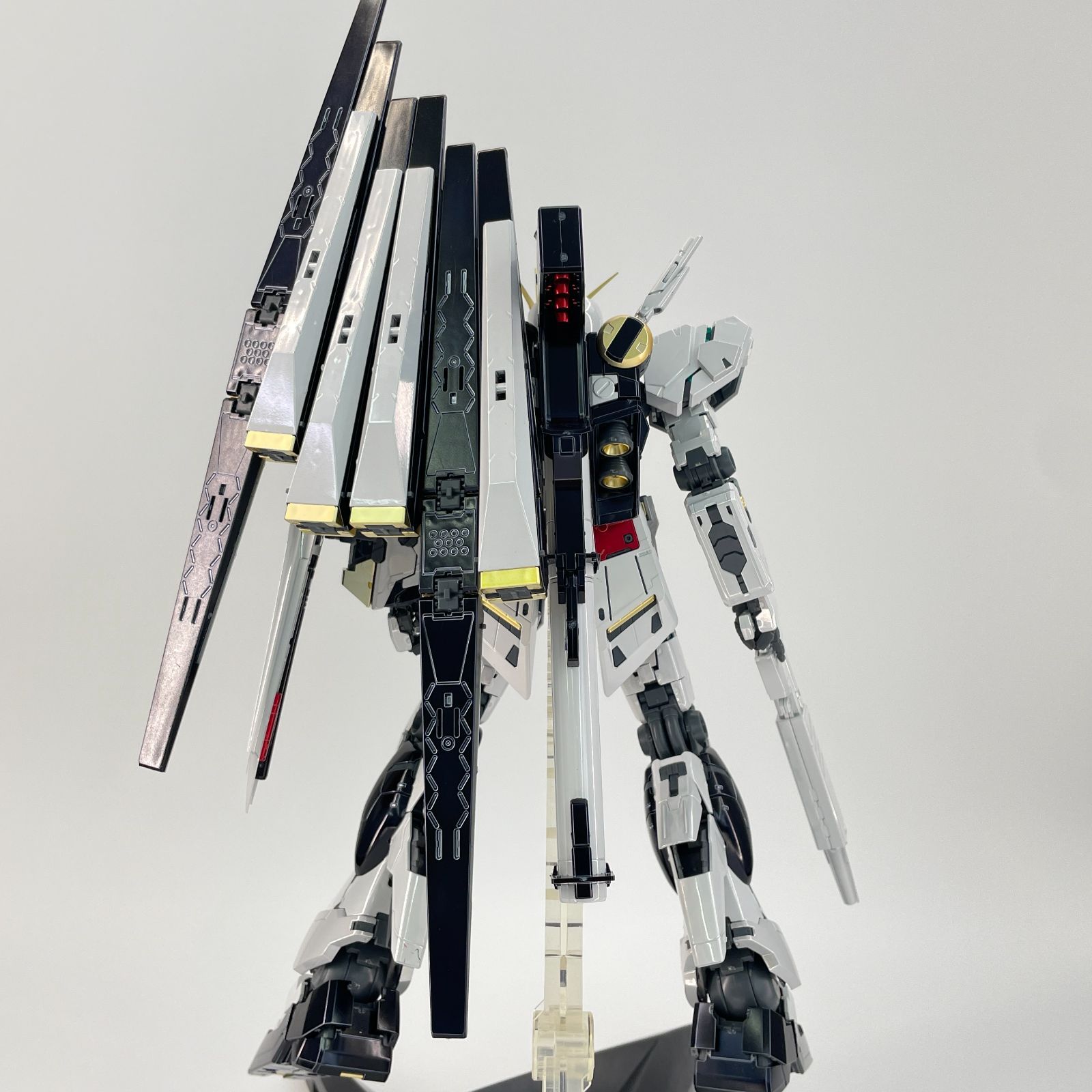 ガンプラ【中古品/多少の傷あり】 MG 1/100 RX-93 νガンダム