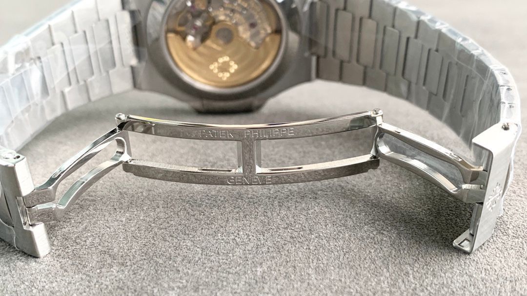 ご購入大歓迎です パテックフィリップ未使用です シルバー