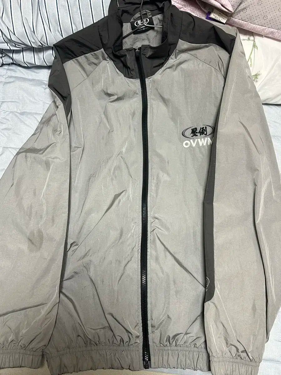 圧倒 WIND AND WISH ウィンドブレーカー グレー M