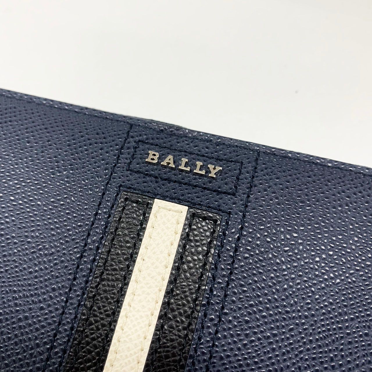 訳アリ】52%OFF ☆新品☆BALLY 長財布 箱付き - メルカリ