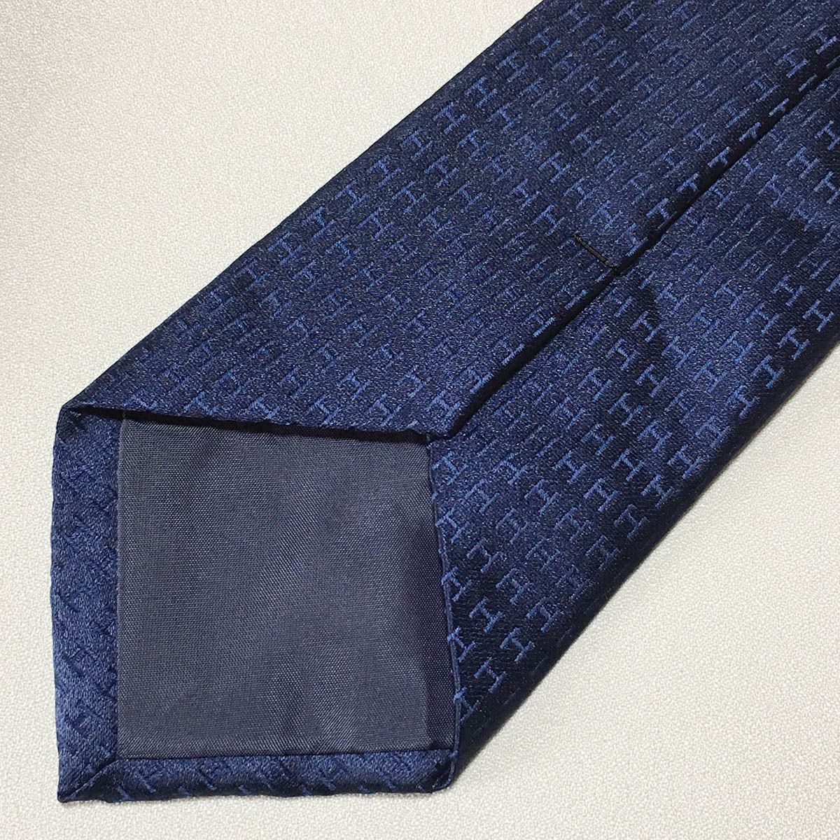 美品 エルメス HERMES ネクタイ シルク100% フランス製 ネイビー 【H柄】 252-104