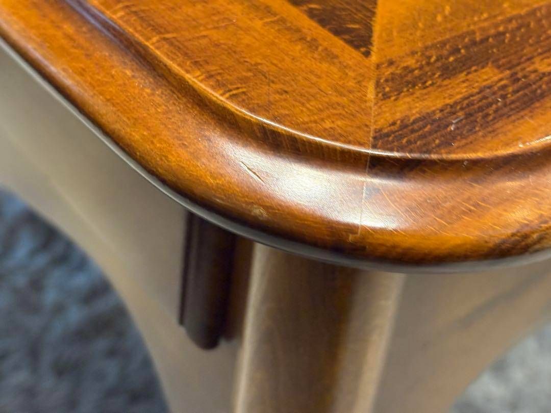 センターテーブル