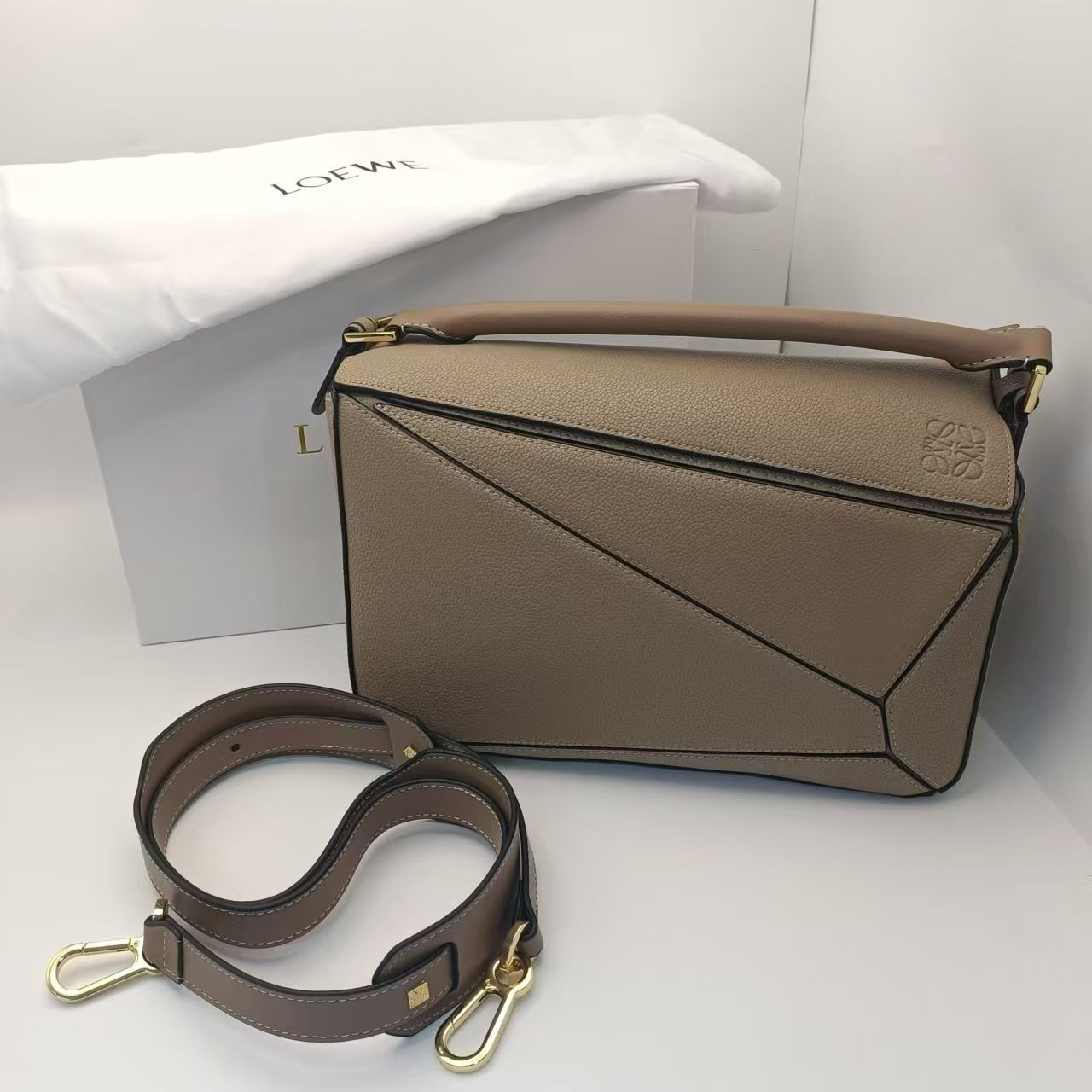 極美品 LOEWE ロエベ パズル バムバッグ ラージ - メルカリ 