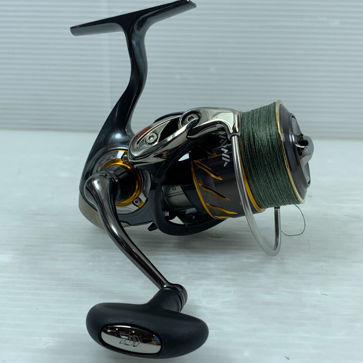 ττ DAIWA ダイワ リール スピニングリール 美品 19エメラルダス LT 2500S-H DH 00060101 目立った傷や汚れなし