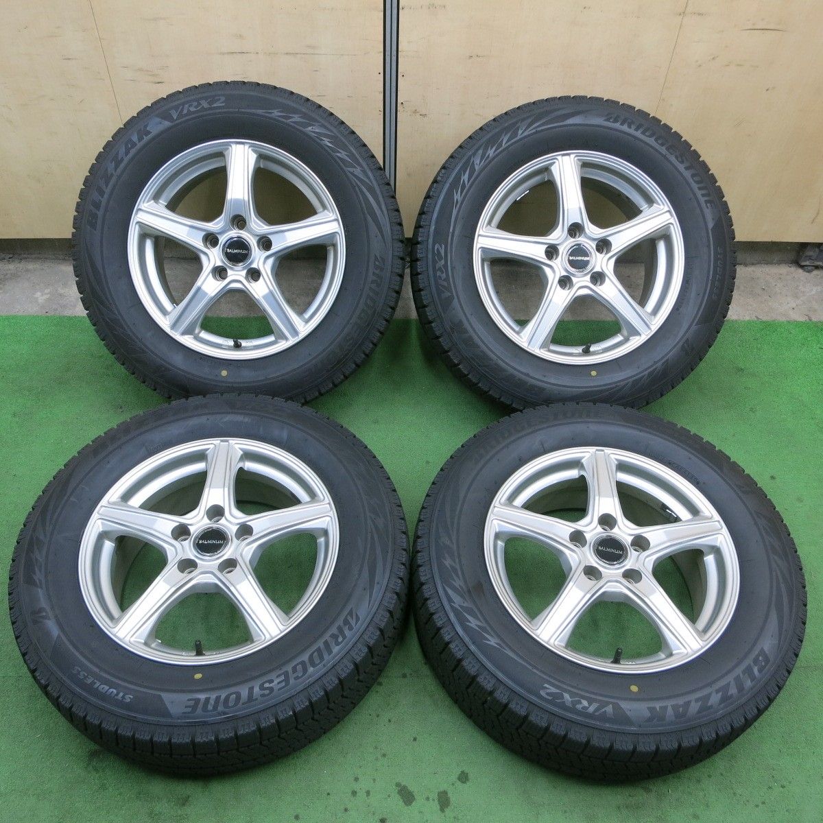 バリ溝 キレイ 9.5分 スタッドレス 215|65R16 ブリヂストン ブリザック VRX2 BALMINUM バルミナ 16インチ PCD114.3|5H 5050203ナス