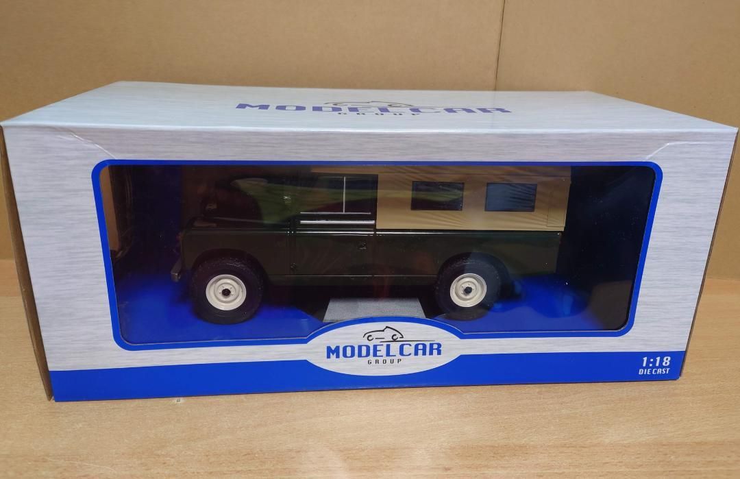 1/18 ランドローバー109 シリーズII 1959 ダークグリーン MCG製 1/18 ランドローバー109 シリーズII 1959 ダークグリーン MCG製 - メルカリ