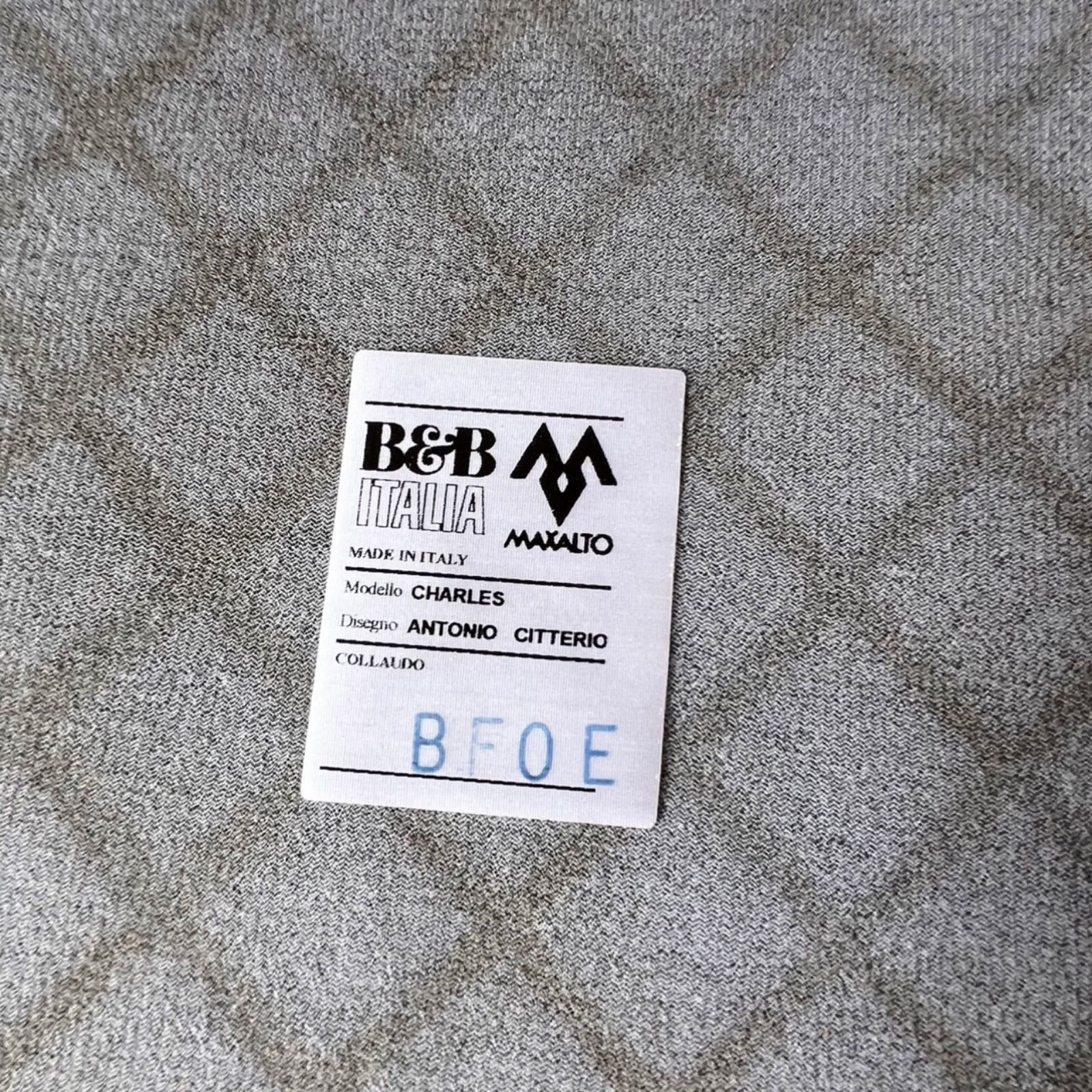 取付無料！b&bイタリア チャールズ オレンジファブリックシェーズロングソファ✨ 取付無料！b&bイタリア チャールズ オレンジファブリック