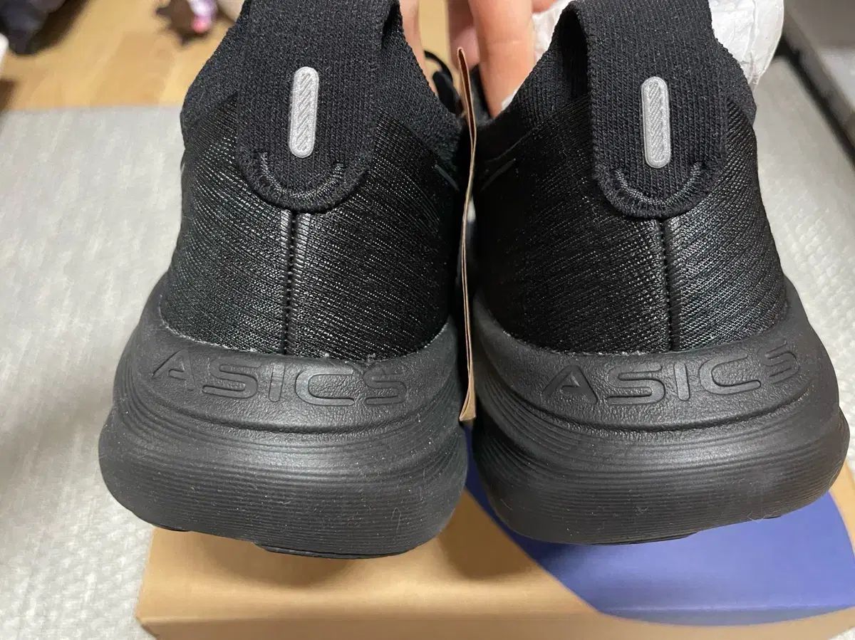 Asics アシックス