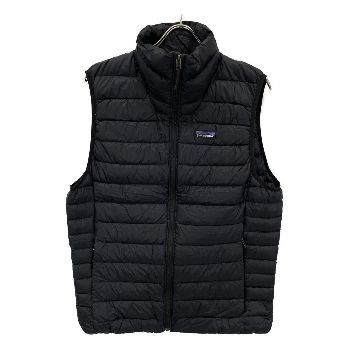 patagonia パタゴニア 22AW 84623 ﾌﾞﾗｯｸ ﾅｲﾛﾝ ﾛｺﾞﾊﾟｯﾁ ﾀﾞｳﾝﾍﾞｽﾄ M