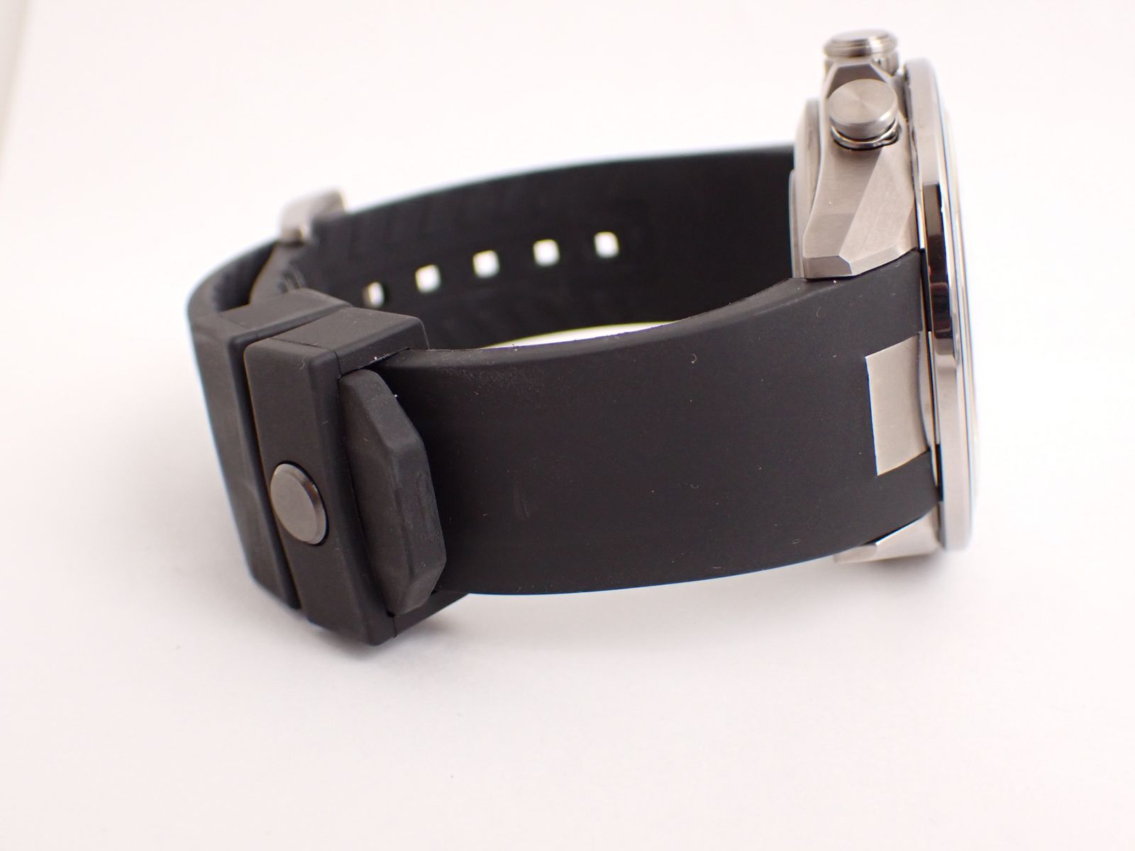 箱付き CITIZEN(シチズン) アテッサ アクトライン CC4050-18L Ti 