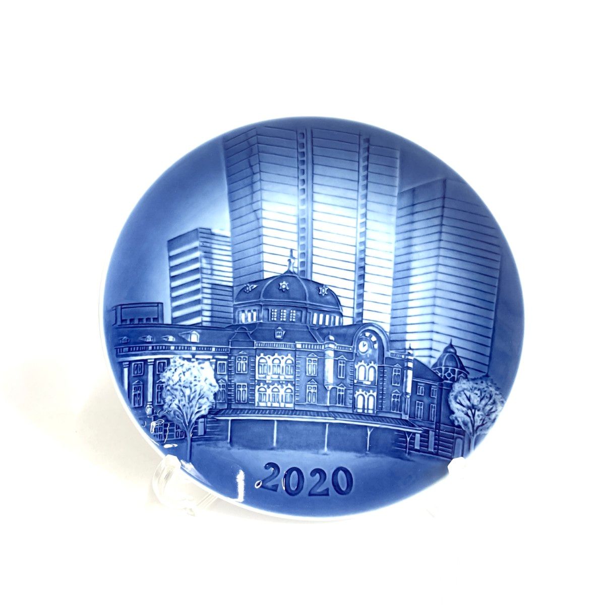 未使用 ロイヤルコペンハーゲン イヤープレート 2020年 特別版 限定 東京駅 ロイヤルコペンハーゲンの2020年プレート 東京駅描く｜THE