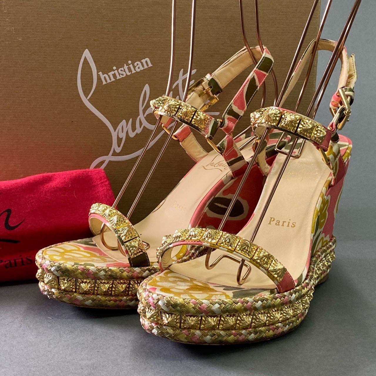 クリスチャンルブタン ウエッジブラックスタッズサンダル35 s