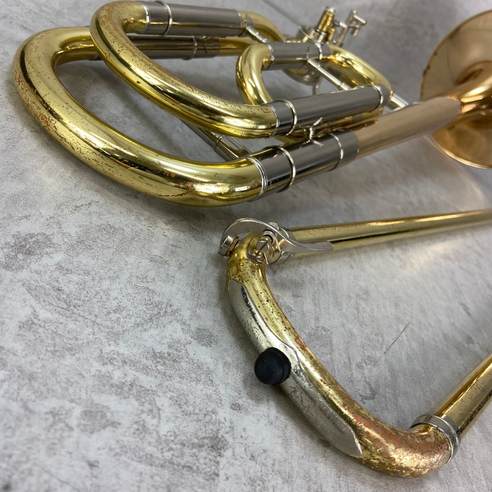 YAMAHA ヤマハ Custom カスタムシリーズ テナーバストロンボーン YSL-8420G 太管 Trombones 金管楽器  ゴールドブラスベル ラッカー - メルカリ