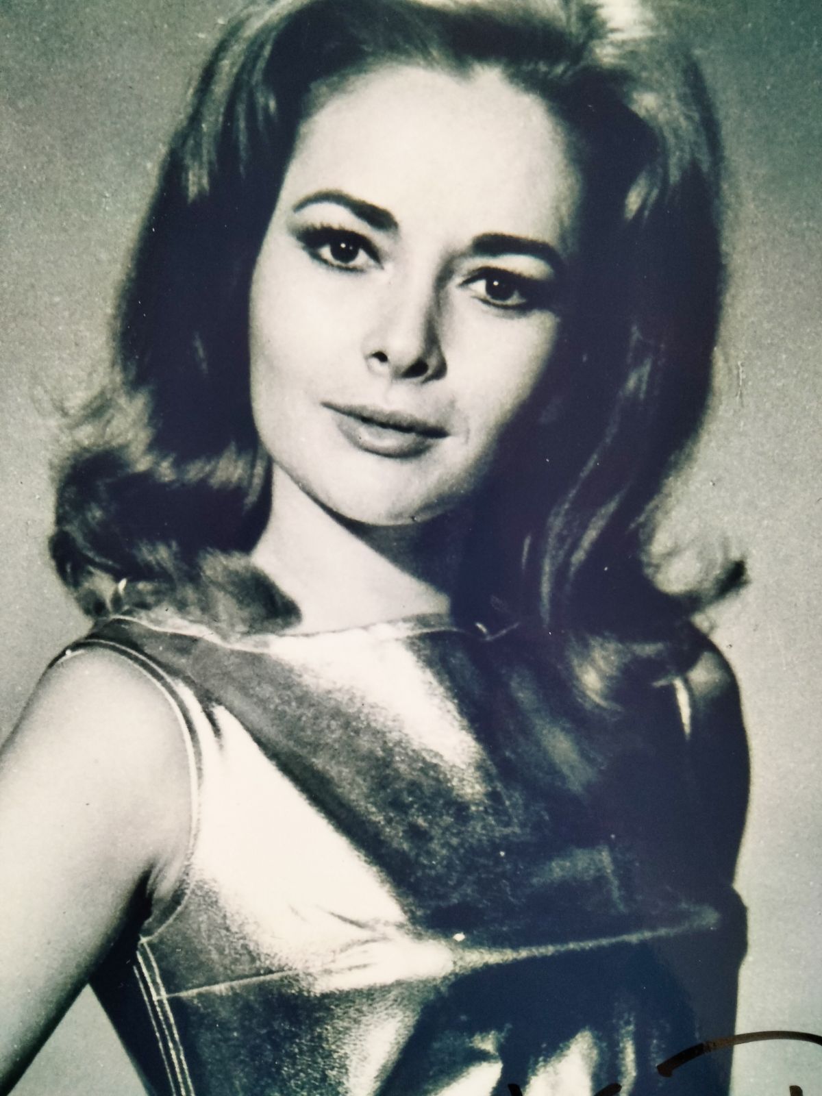 カリン・ドール直筆サイン入り超大型写真…Karin Dor…007は二度死ぬ  
