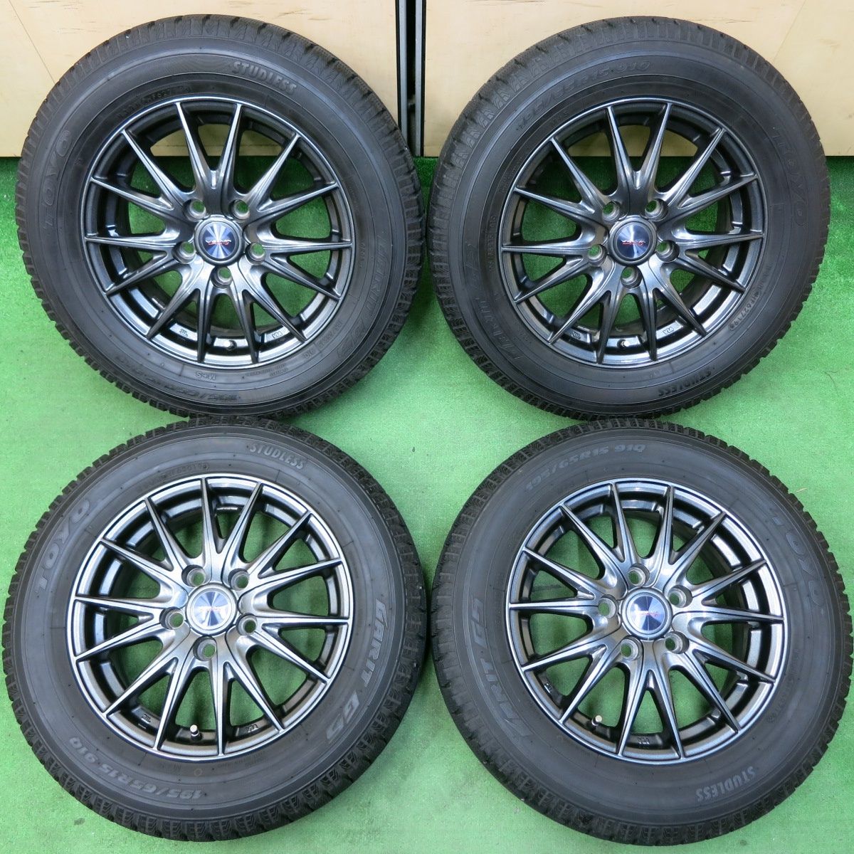 *送料無料* バリ溝！キレイ！9.5分スタッドレス 195/65R15 トーヨー ガリット G5 VELVA SPORTZ ヴェルヴァ 15インチ PCD114.3/5H4050810イス