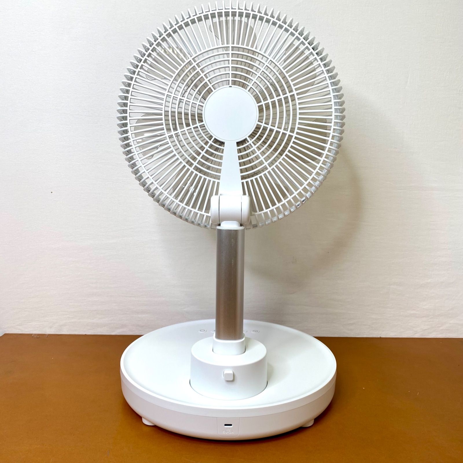 【新品未使用】サクセスアジア 折りたためるコードレスDC扇風機 ホワイト サクセスアジア 折りたためる コードレス DC 扇風機 CYS-F12G ホワイト