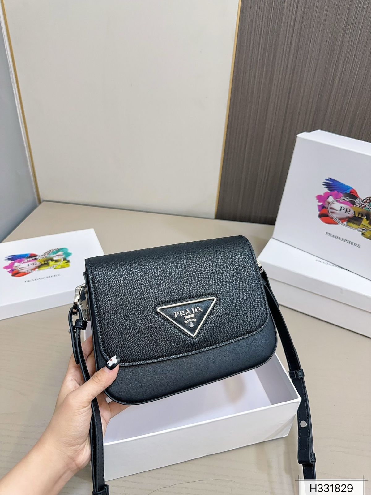 新品PRADA ✨ プラダ ノベルティ ポーチ ショルダーバック ブラック - メルカリ