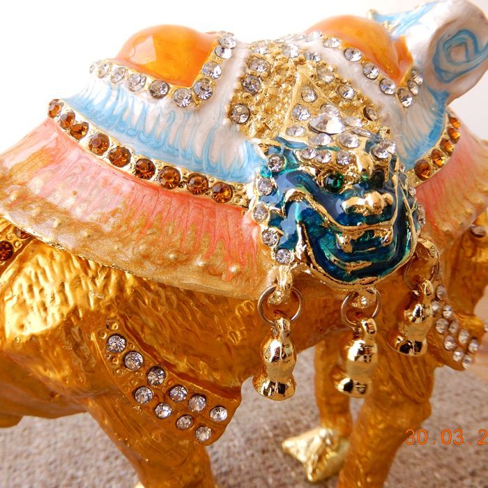 駱駝 らくだ ラクダ 獣紋 個性的 金属製 オリエンタル アジアン 高級