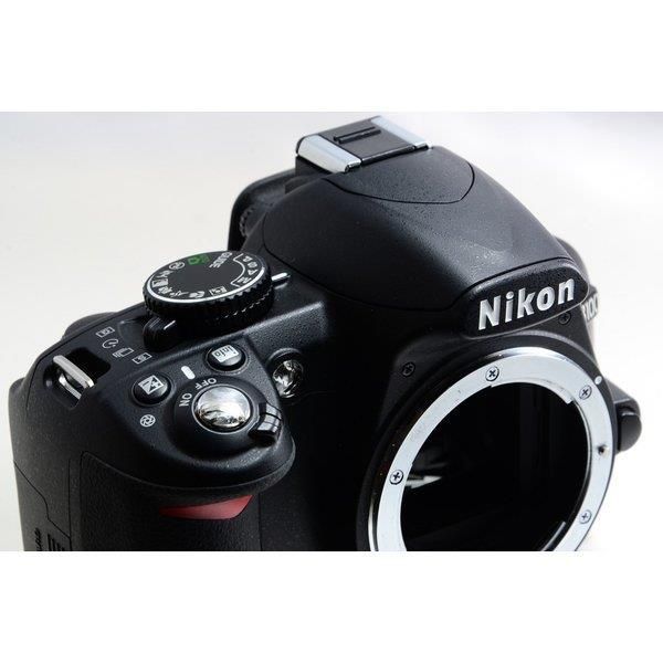 美品　Nikon D3100 望遠レンズおまけ付き　軽量 一眼レフカメラ デジタル一眼レフカメラ「ニコン D3100」および「AF-S DX NIKKOR
