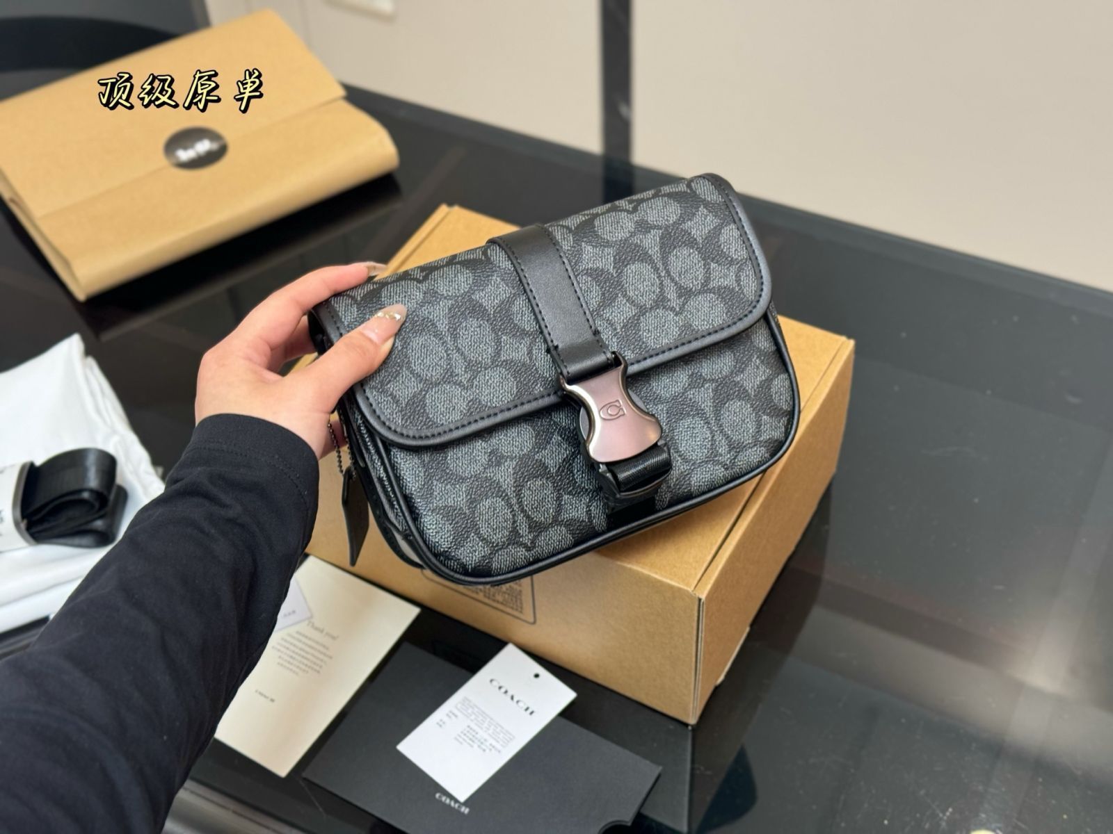 今日 COACH メンズ ポストマンバッグ 今在庫 -MM輸入