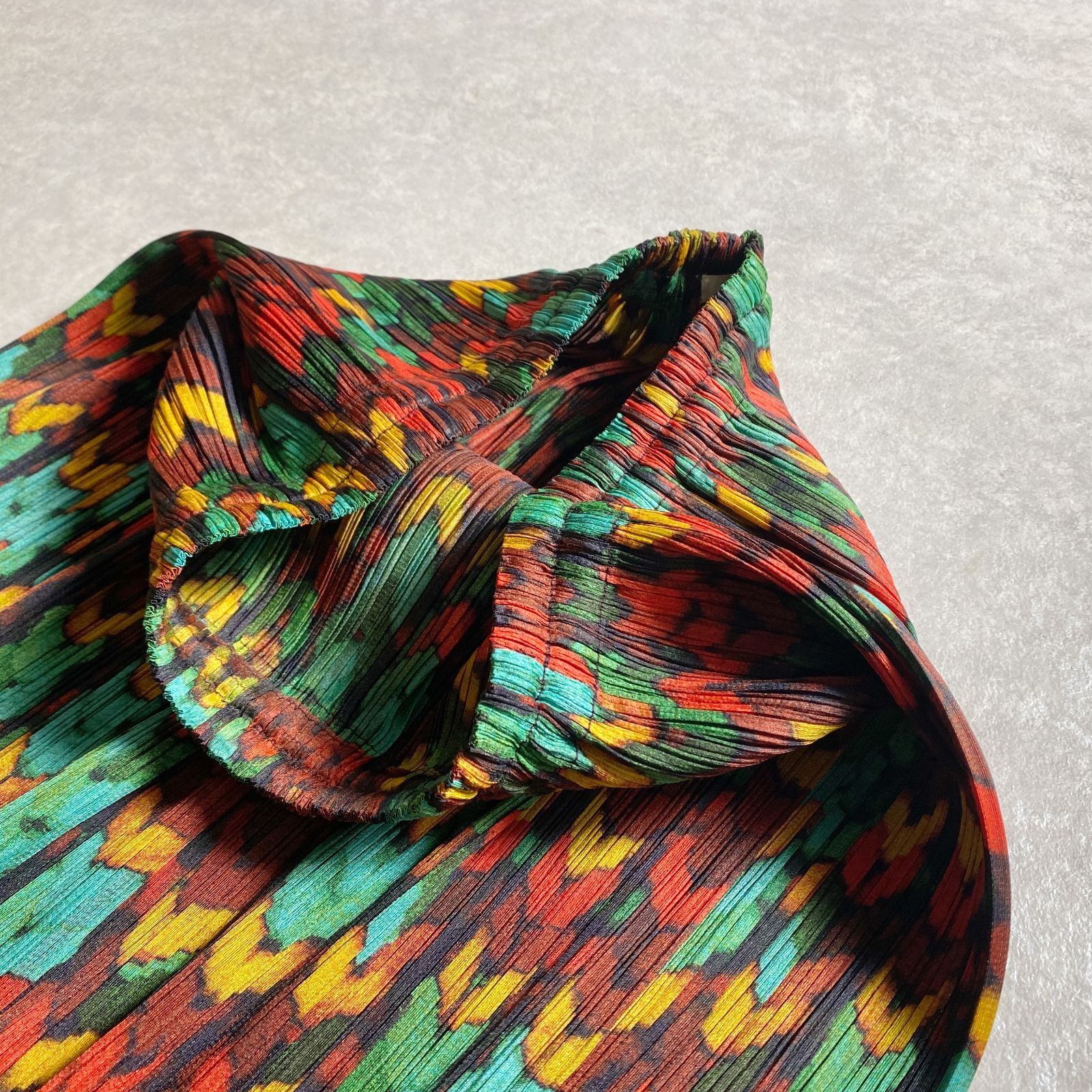 サイズ40□サイズ42 (M-L相当)□新品□モンクレール GENIUS HYKE