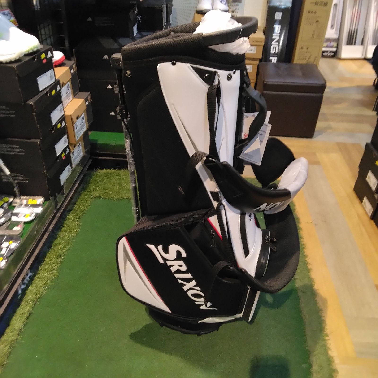 ★美品★ スリクソン キャディバッグ スタンド式 GGC-S204L 数量限定 SRIXON 数量限定 スリクソン GGC-S204L スタンドバッグ キャディ