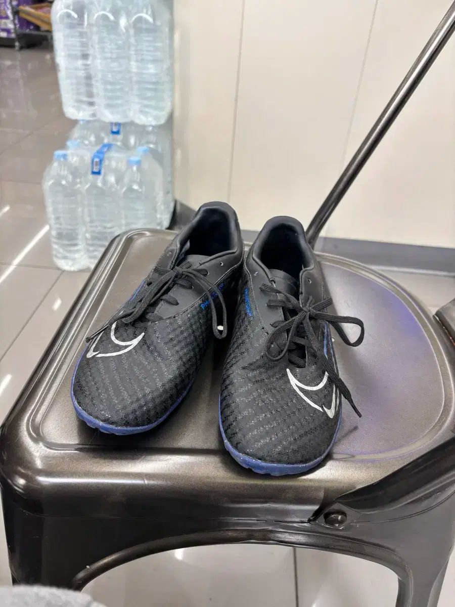 【雷市場（ポンジャン）商品韓国直送】 NIKE(ナイキ) ファントム サッカーシューズ 出品