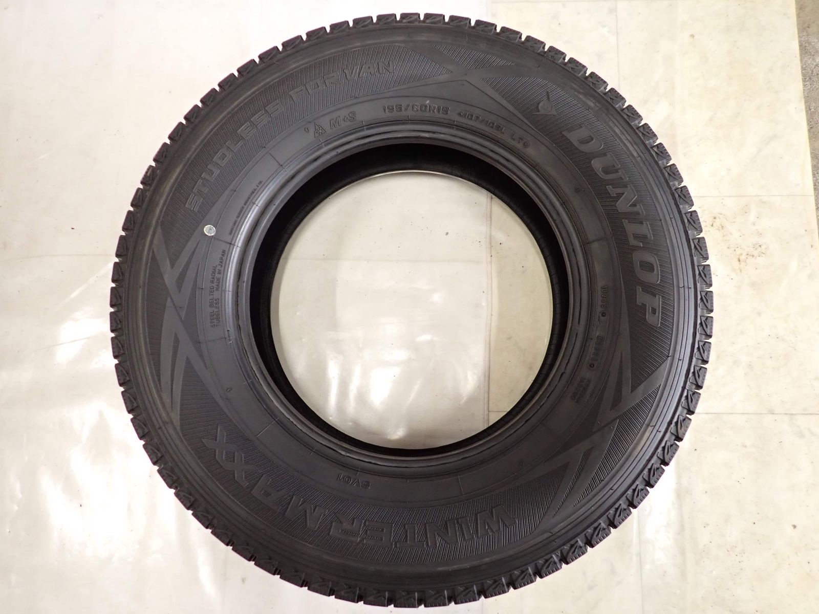 【送料込み】ハイエース・キャラバン用！ダンロップ　SV01 195/80R15 送料無料】ハイエース・キャラバン用 ダンロップ SV01 195/80R15 楽天