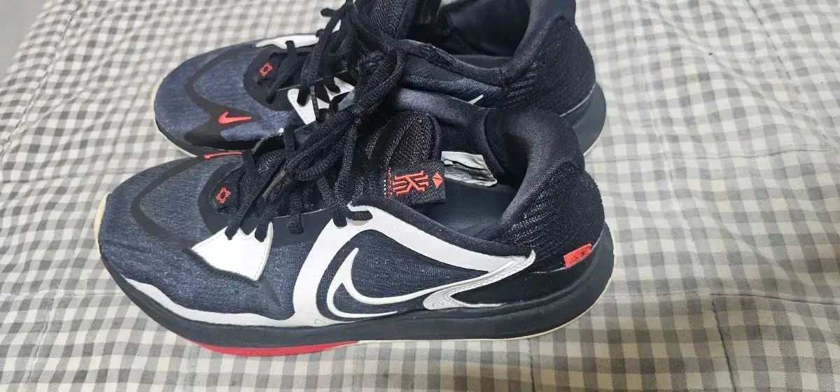 カイリー ロー 5 NIKE KYRIE low 5 EP カイリー バッシュ 27cm 靴 カイリー ロー 5 NIKE KYRIE low 5 EP カイリー バッシュ 27cm 靴