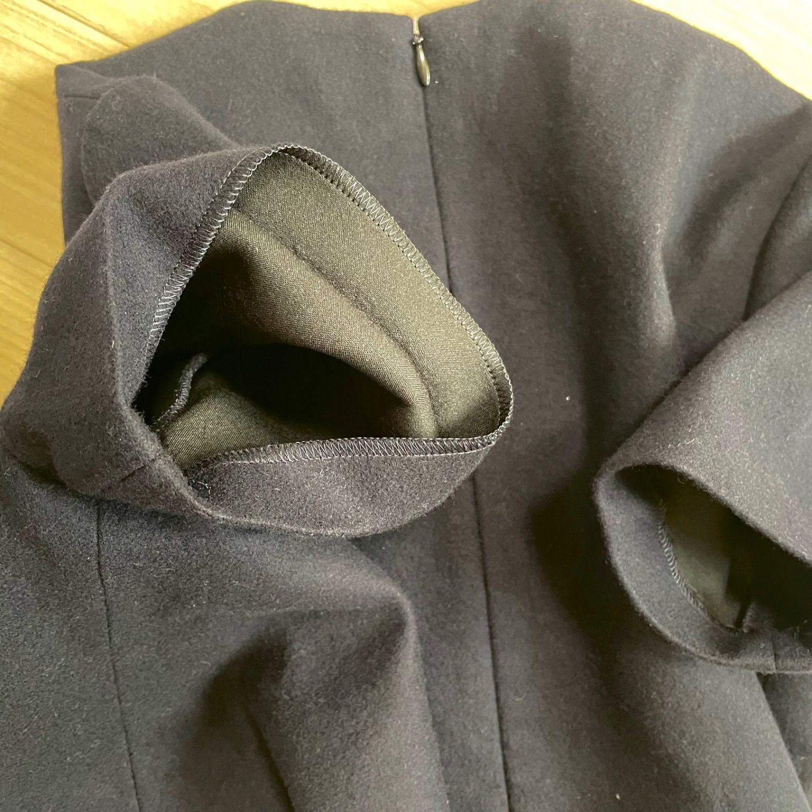 yu　美品　ヨーコチャン 美品 ヨーコチャン スカラップブラウスカットソー ウール 無地