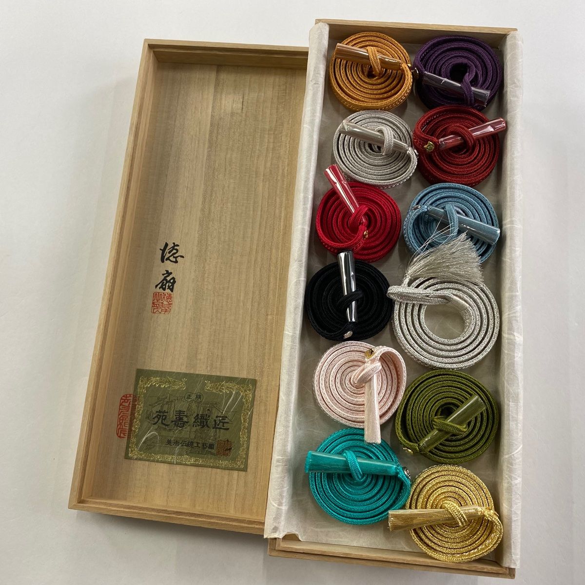 配送商品は、送料0円。 和装セット 藤林徳扇 華 小物セット 帯締め 帯揚げ 重ね衿 金色 正絹 和装小物