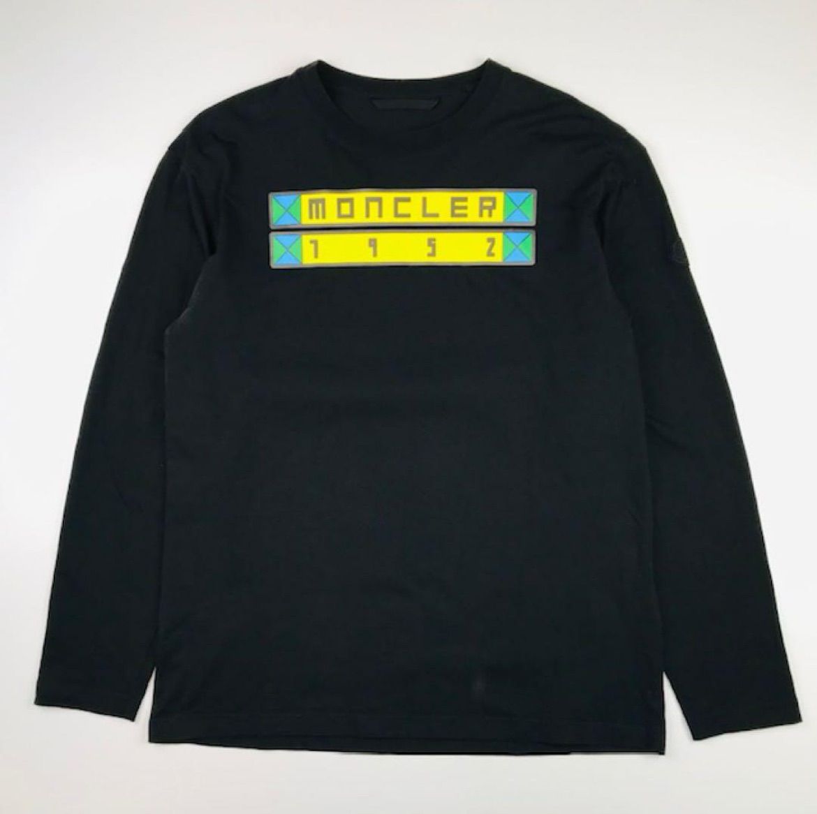 MONCLER GENIUS ロンT ブランドロゴ 同色ワッペン すぐ届く！〉MONCLER GENIUS ロンT ブランドロゴ 同色ワッペン