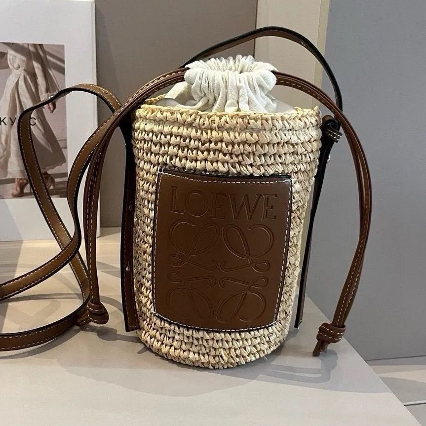 美品✨LOEWE ロエベ　カゴバッグ　スモールサイズ　ブラウン 美品】ロエベ LOEWE かごバッグ スモール ブラウン - メルカリ