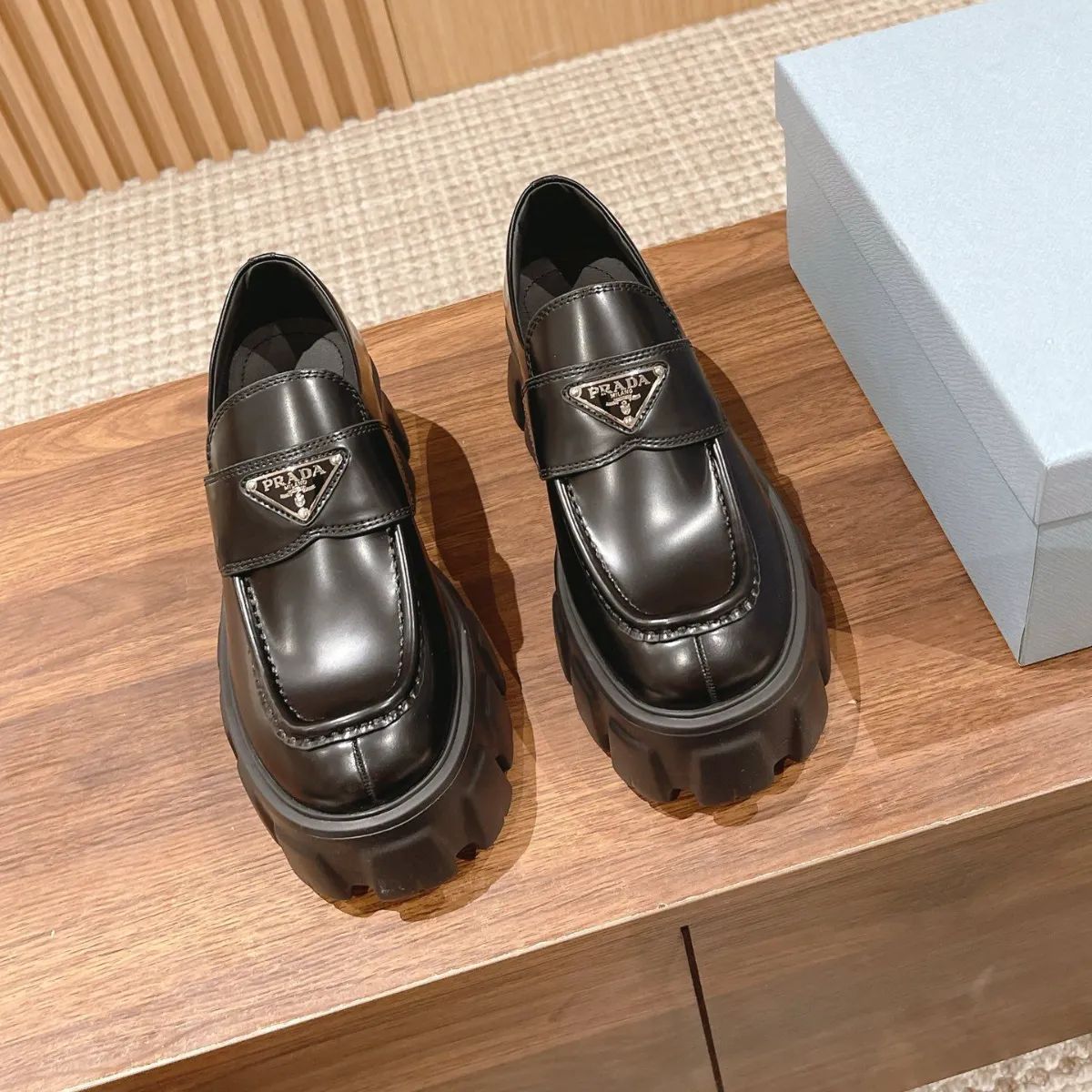 PRADA モノリス ブラッシュドレザー ローファー 38