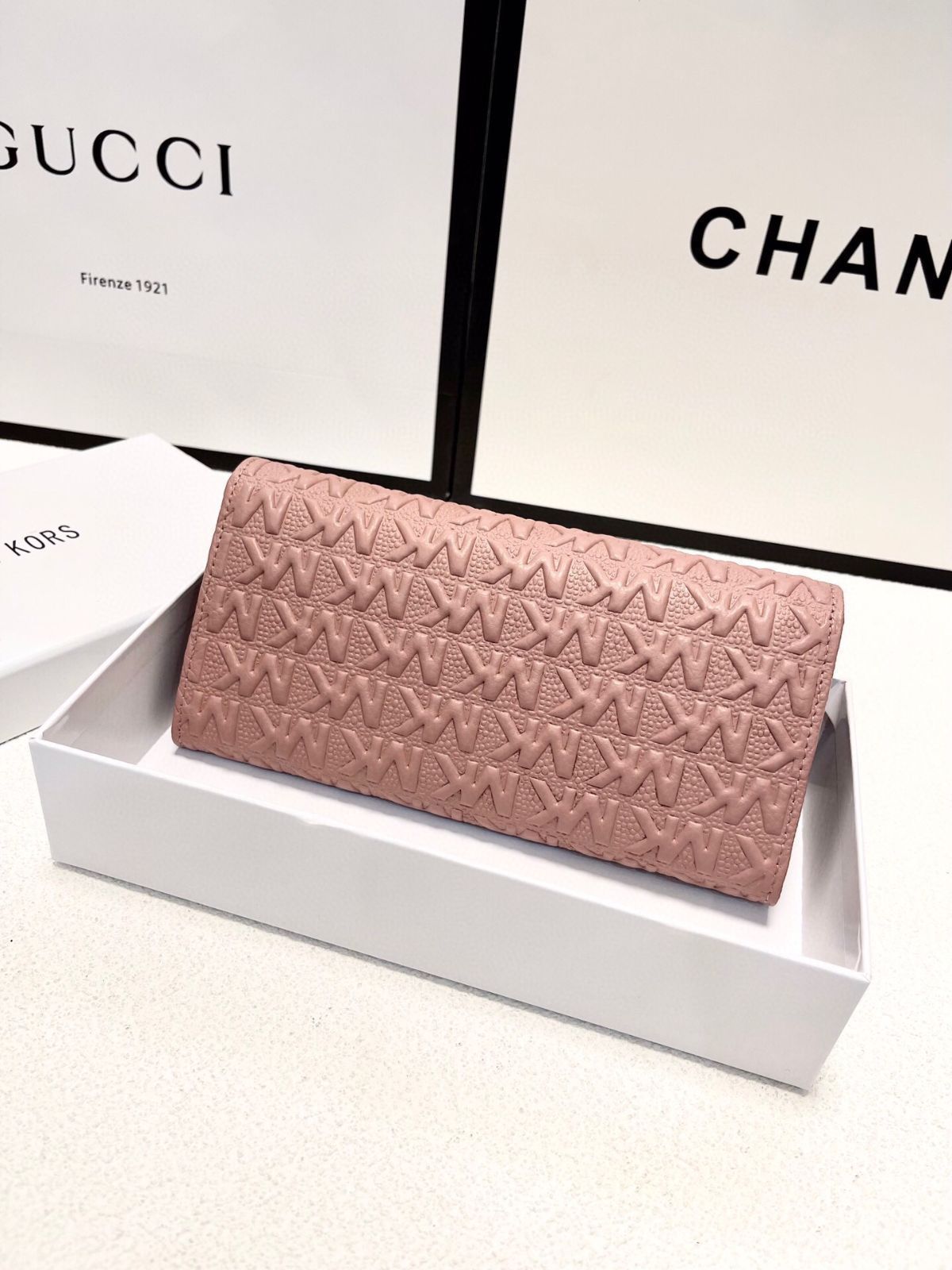 Michael Kors マイク ハイ仕 財布 各種消費カードの伝票など 頭層の牛革を採用し 細工が精巧で コーナーに匹敵する ミニウォレット