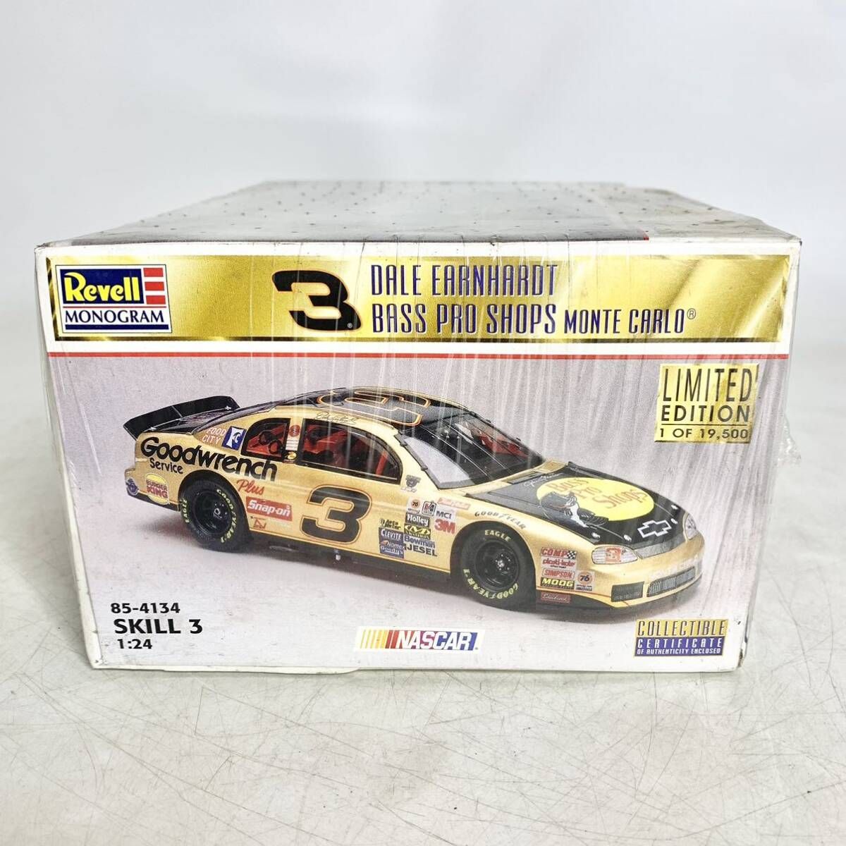 未開封 Revell monogram 1/24 DALE EARNHARDT BASS PRO SHOPS MONTE CARLO NASCAR ナスカー プラモデル 85-4134